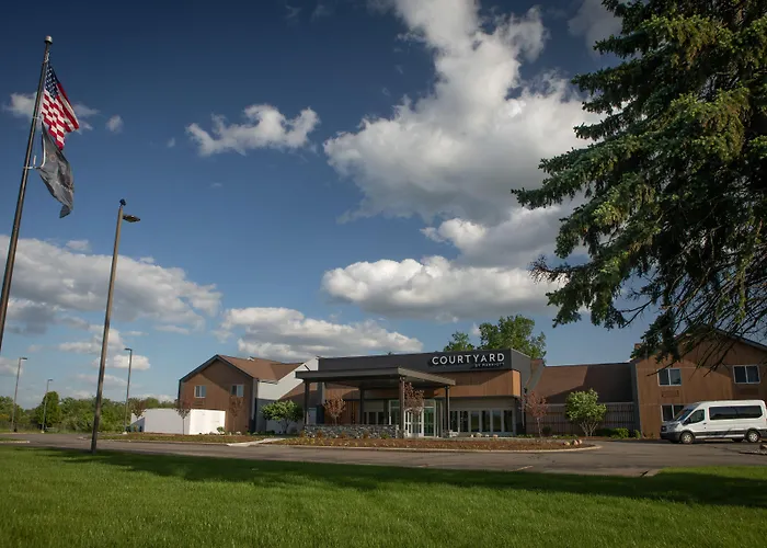 Boutique hotel only: Courtyard By Marriott Lansing