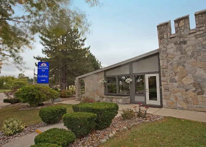 Motel: Americas Best Value Inn - Lansing